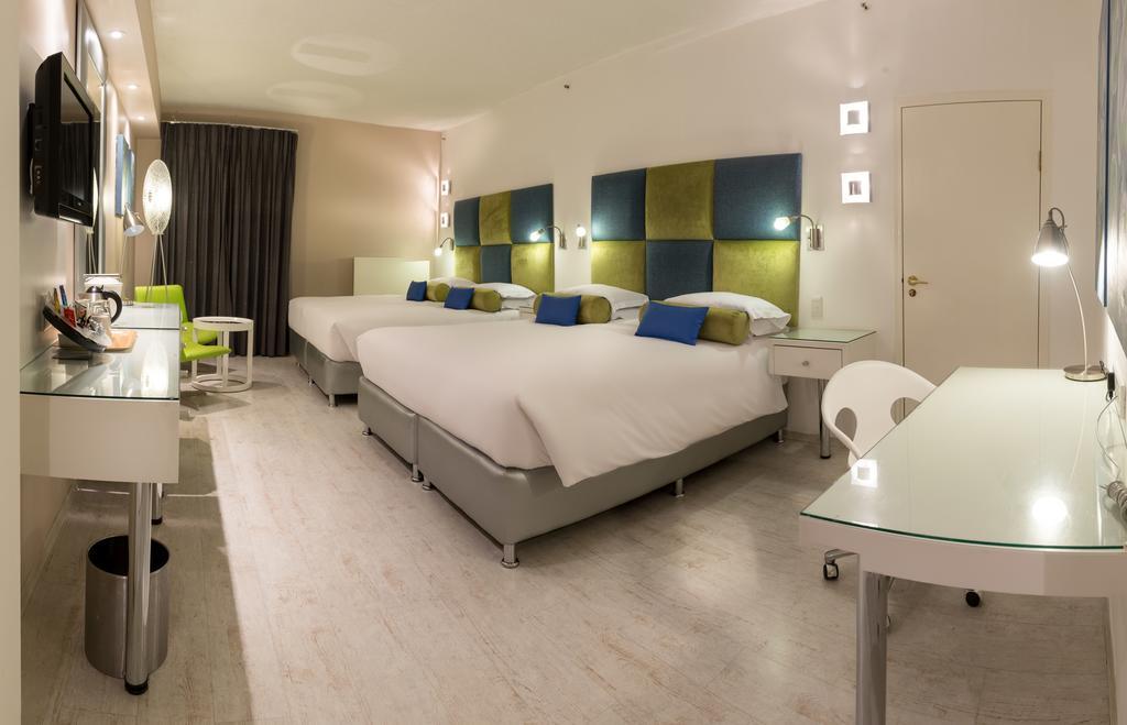 เพียร์มอนต์ เมทคอร์ท แอท เอ็มเพอเรอร์ พาเลซ โยฮันเนสเบิร์ก Hotel เคมป์ตัน พาร์ค ภายนอก รูปภาพ