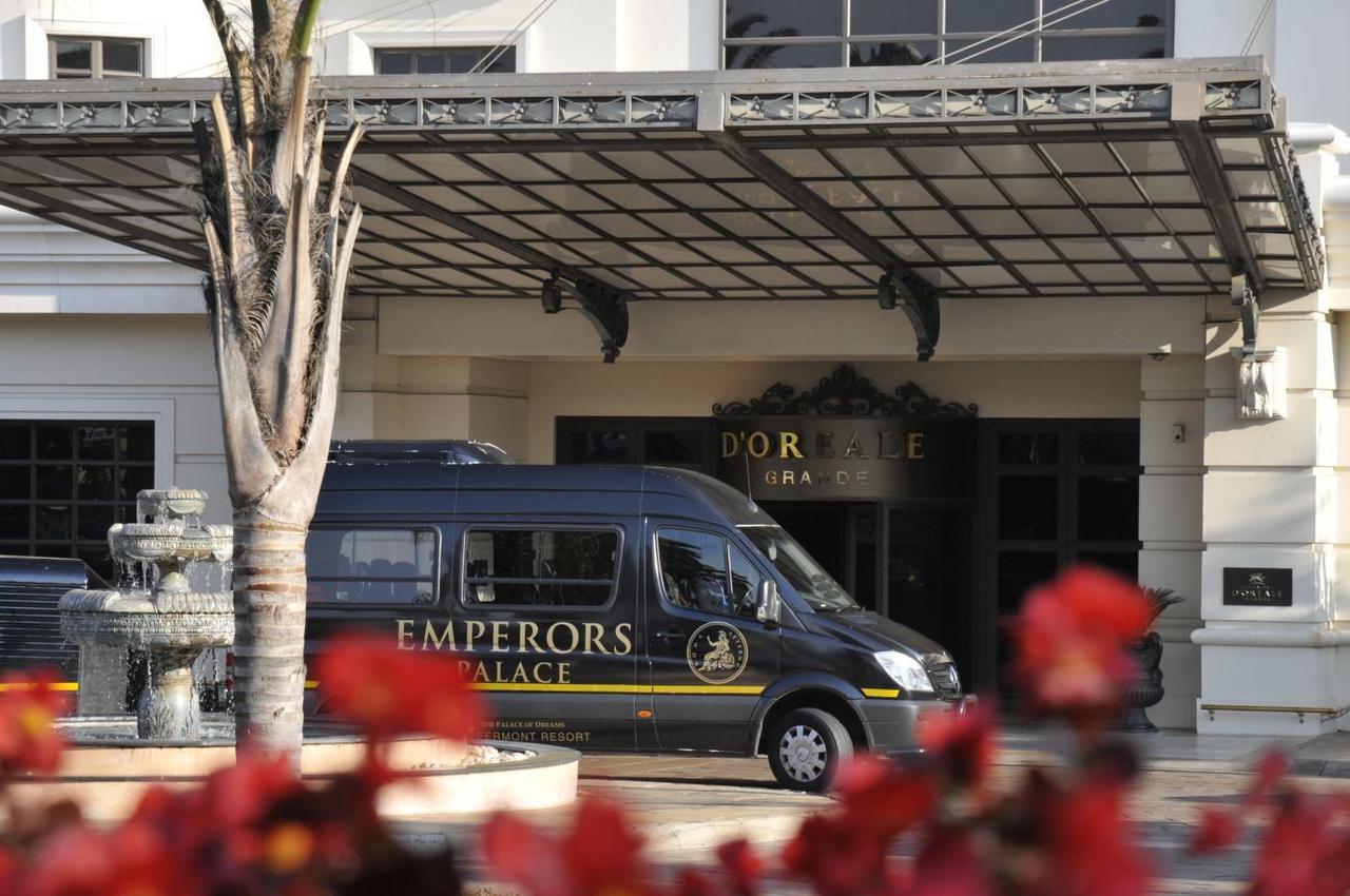 เพียร์มอนต์ เมทคอร์ท แอท เอ็มเพอเรอร์ พาเลซ โยฮันเนสเบิร์ก Hotel เคมป์ตัน พาร์ค ภายนอก รูปภาพ