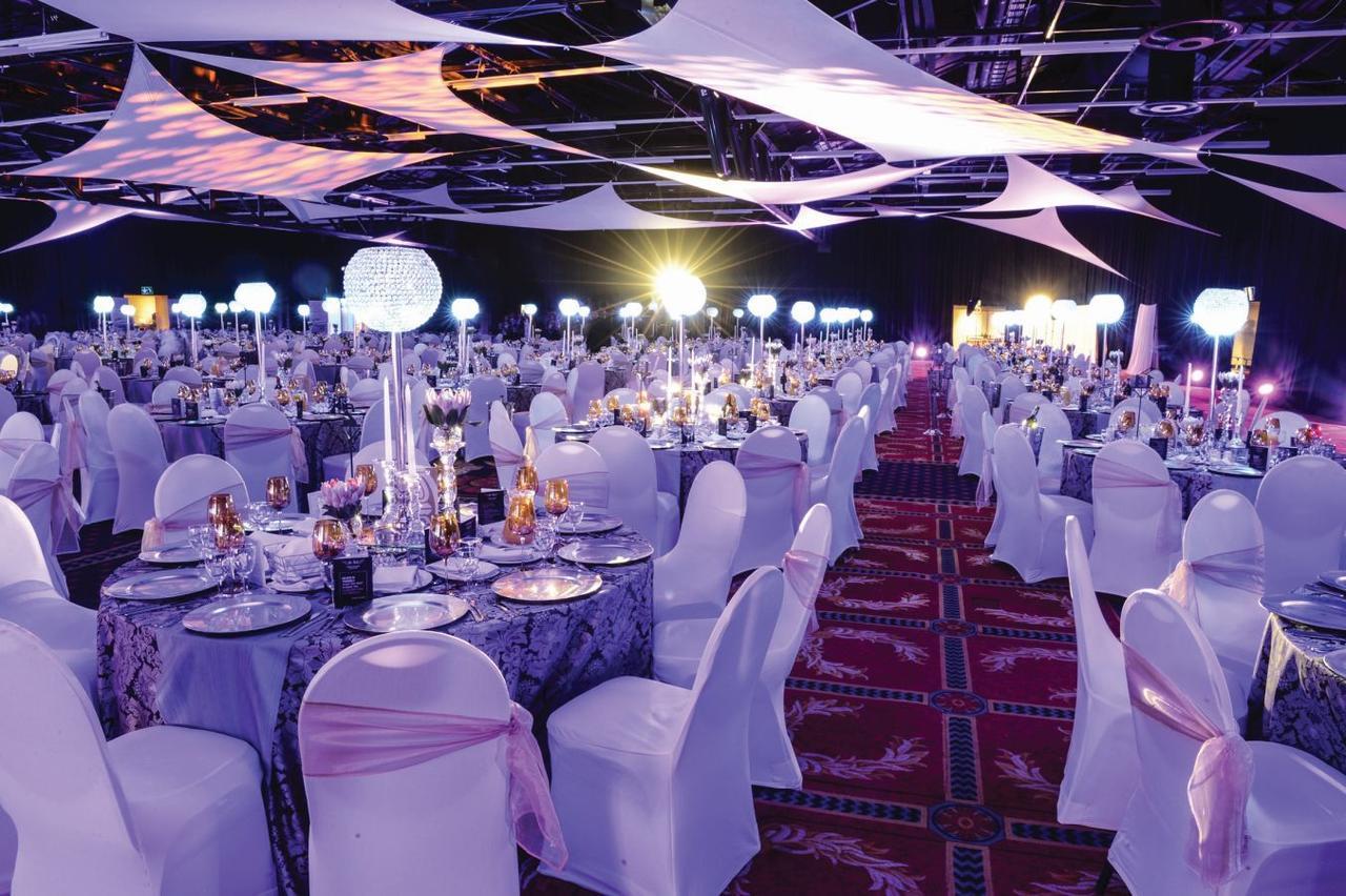 เพียร์มอนต์ เมทคอร์ท แอท เอ็มเพอเรอร์ พาเลซ โยฮันเนสเบิร์ก Hotel เคมป์ตัน พาร์ค ภายนอก รูปภาพ