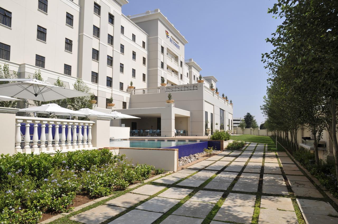 เพียร์มอนต์ เมทคอร์ท แอท เอ็มเพอเรอร์ พาเลซ โยฮันเนสเบิร์ก Hotel เคมป์ตัน พาร์ค ภายนอก รูปภาพ