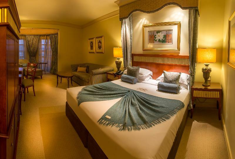 เพียร์มอนต์ เมทคอร์ท แอท เอ็มเพอเรอร์ พาเลซ โยฮันเนสเบิร์ก Hotel เคมป์ตัน พาร์ค ภายนอก รูปภาพ