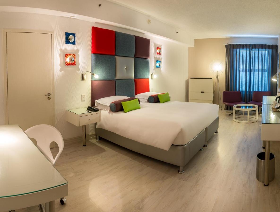 เพียร์มอนต์ เมทคอร์ท แอท เอ็มเพอเรอร์ พาเลซ โยฮันเนสเบิร์ก Hotel เคมป์ตัน พาร์ค ภายนอก รูปภาพ